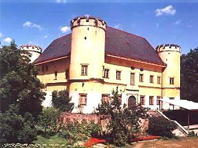 Zámek Dívčí Hrad (Maidburg)