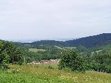 V�hled nad Travnou z cesty k �R - PL hrani�n�mu p�echodu